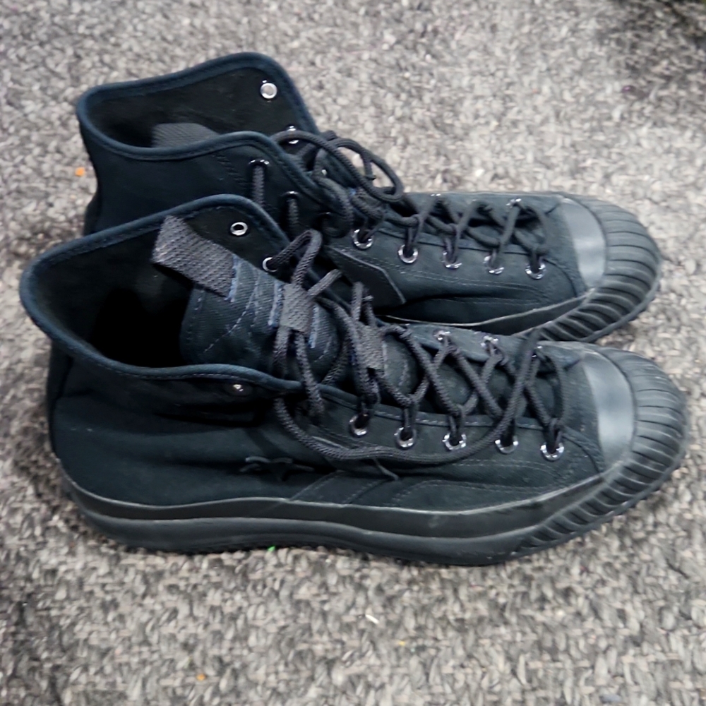 Converse bosey mountain club black high tops 11.5
